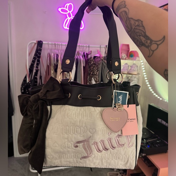 Juicy Couture Handbags - Juicy Couture Vintage Dreams Tote